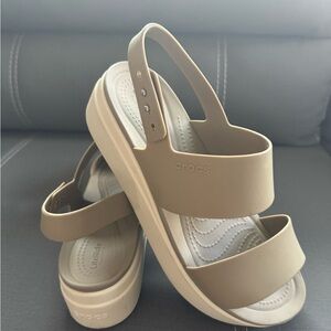 Crocs Brooklyn Low Wedge Sandals-Size9